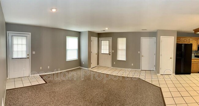 Building Photo - 318 Creekside Ct
