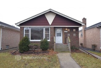Building Photo - 5112 S Nashville Ave