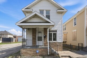 Building Photo - 1117 Monroe St
