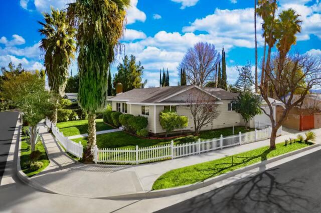 Foto principal - 22416 Baltar St