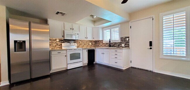 Foto del edificio - 3821 W Danbury Dr