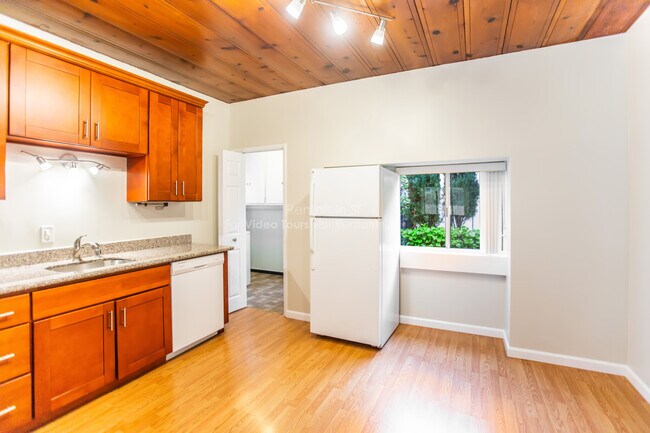 Foto del edificio - 1220 Maple St