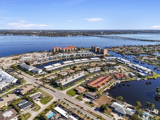 Building Photo - 4211 SE 19th Pl