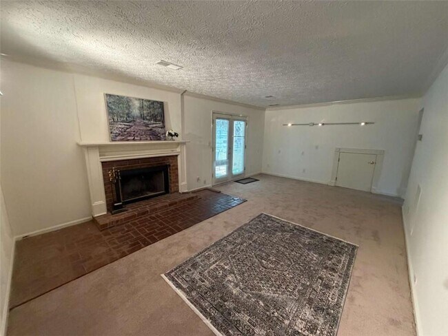 Foto del edificio - 878 Lake Hollow Blvd SW