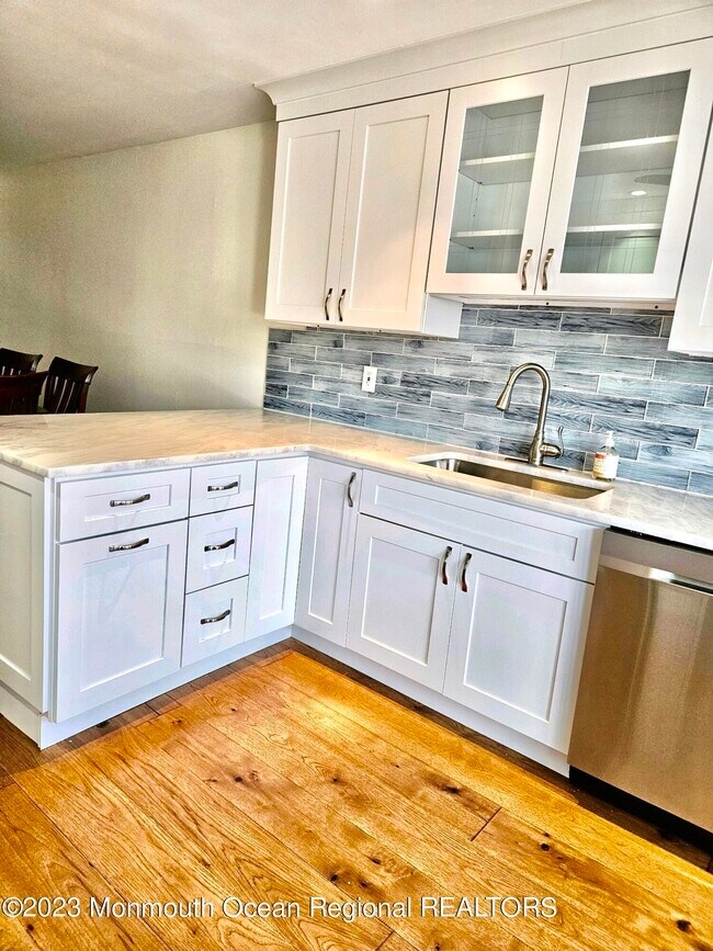 Foto del edificio - 204 Ambassador Dr