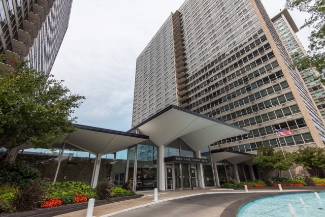 Building Photo - 3550 N Lake Shore Dr