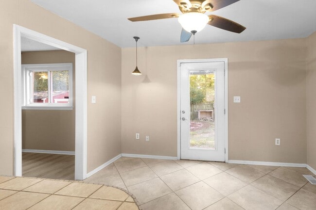 Foto del edificio - 4 Bed 2 Bath Home for Rent !