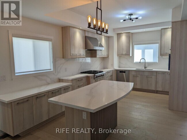 Building Photo - 46 Valley Rd