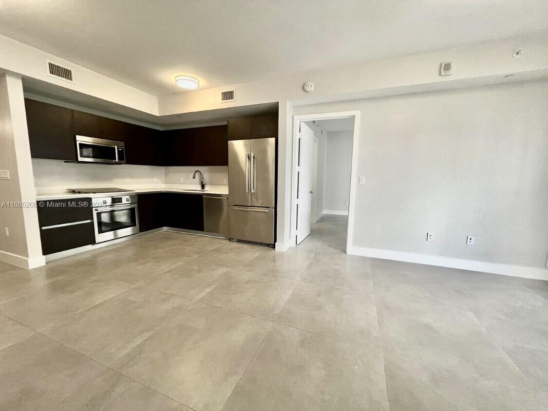 Foto principal - 488 NE 18th St