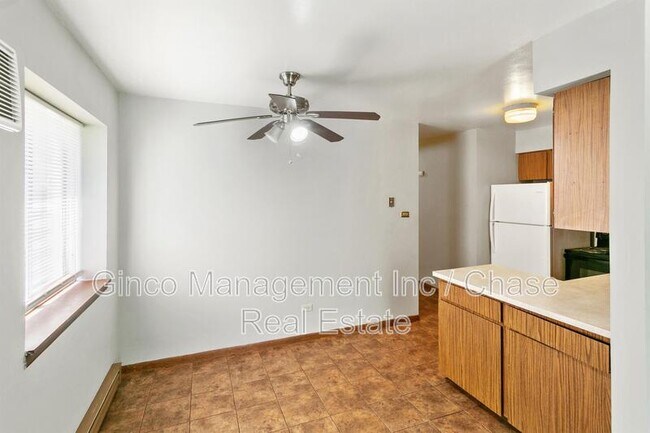 Foto del edificio - 17754 Rosewood Dr