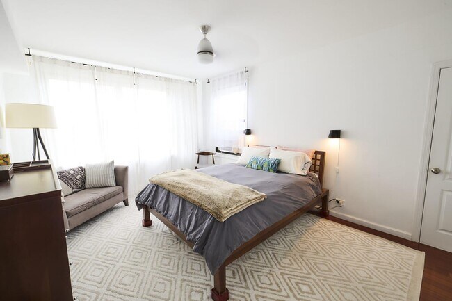 Foto del edificio - 98-41 64th Rd