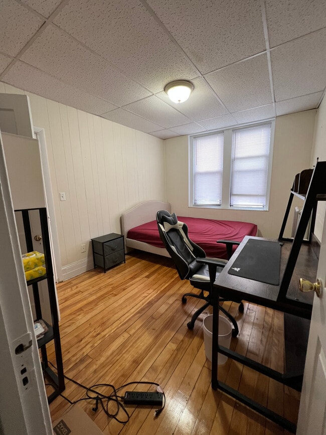 Building Photo - 439 Cambridge St