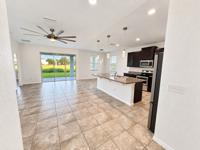 Foto del edificio - 5703 SW 50th Ave
