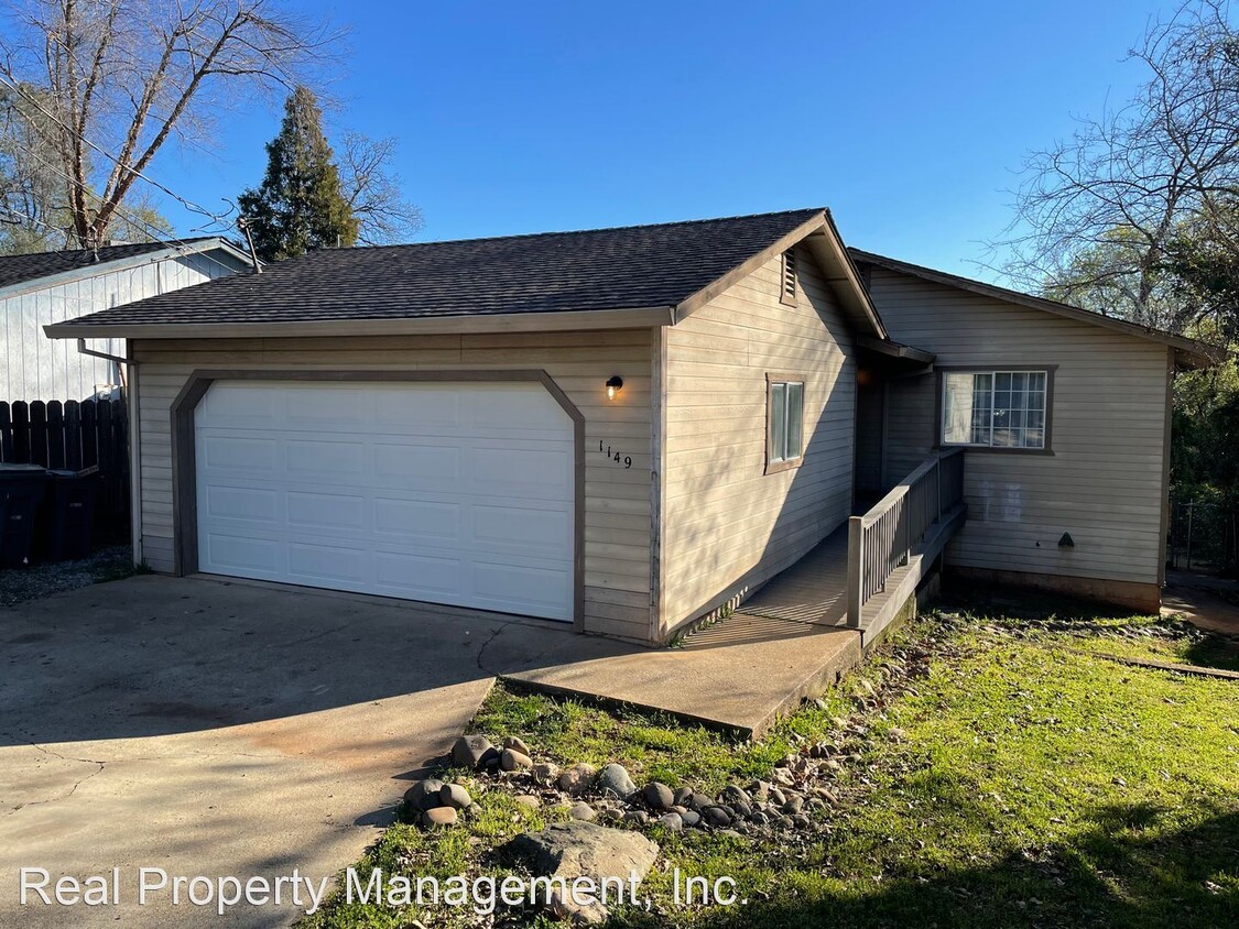 Primary Photo - 3 br, 2 bath House - 1149 North Blvd.