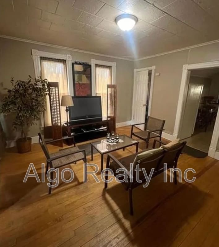 Foto del edificio - 825 Sylvan St