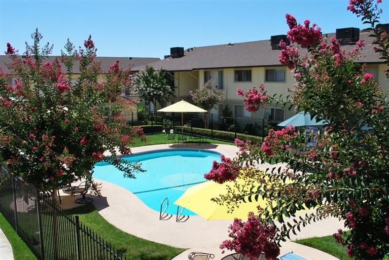 Primary Photo - Hacienda Gardens