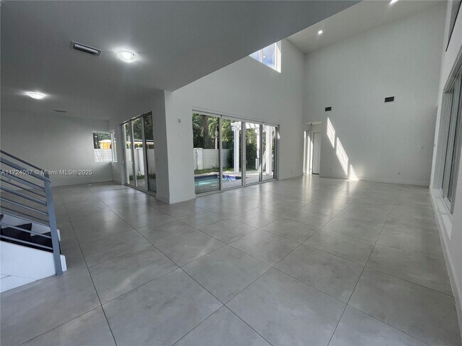 Foto del edificio - 10250 NW 74th Ter