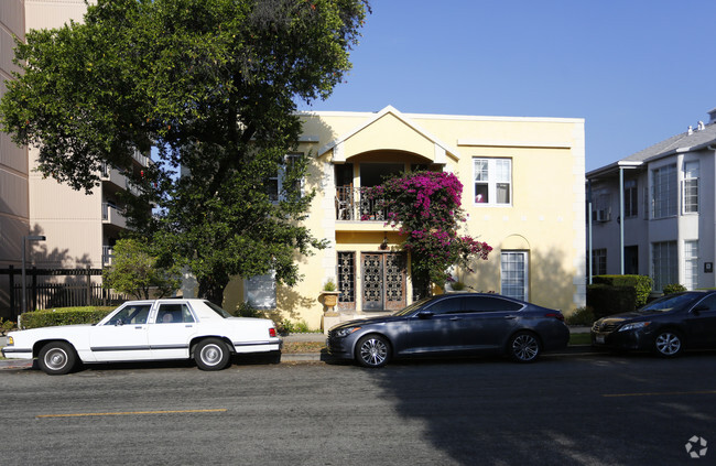 Building - Isabel Apartments