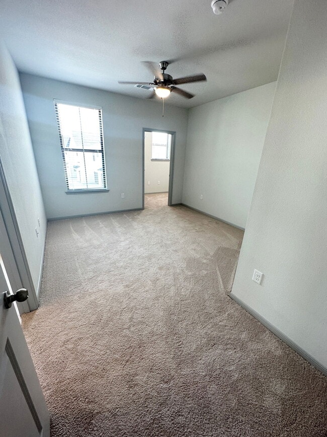 Building Photo - 1101 Halsey Dr