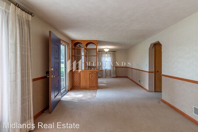 Building Photo - 3 br, 2 bath House - 8300 Park Dr.