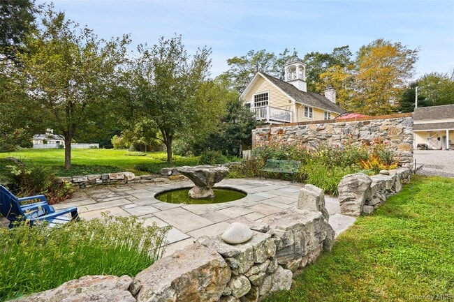 Building Photo - 333 Hook Rd