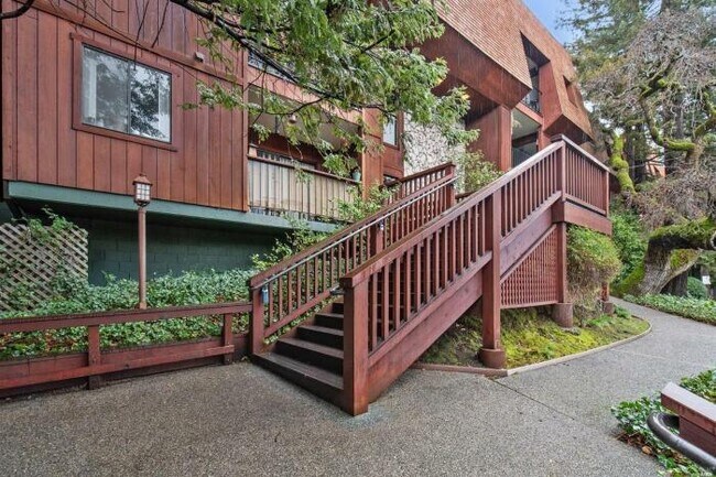 Foto del edificio - 2 bedroom in San Rafael CA 94901
