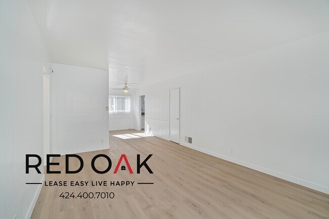 Foto del edificio - Charming One Bedroom with Large Sunny Wind...