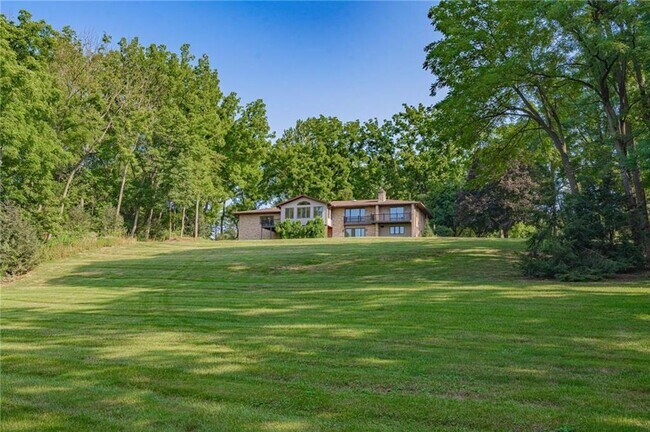 Foto del edificio - 4109 River Rd