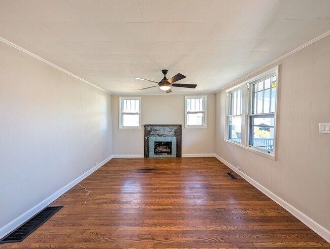 Foto del edificio - West Asheville Cottage-Long Term Rental