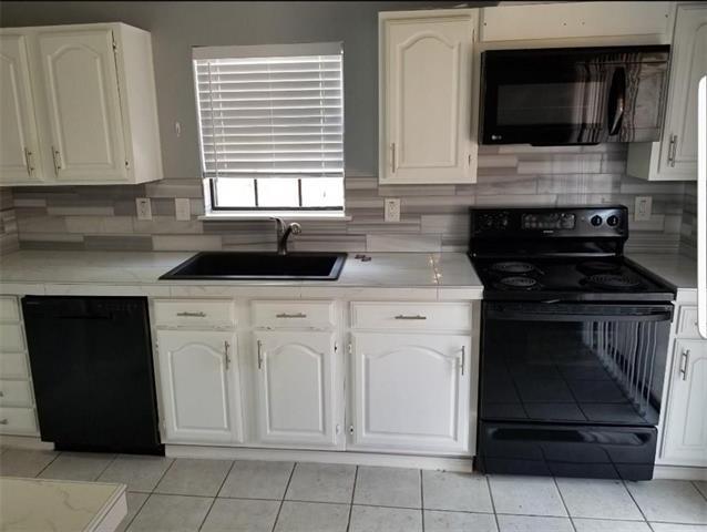 Foto del edificio - 2912 Harbinger Ln