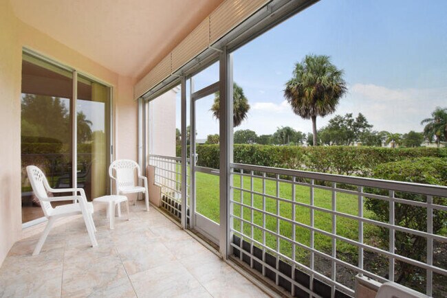 Foto del edificio - 101 Muirfield Ct