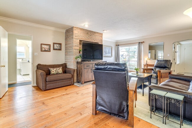 Building Photo - 510 S Murphy Ave