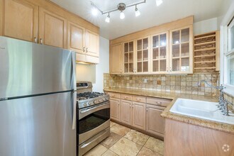 Building Photo - 5025 Cahuenga Blvd