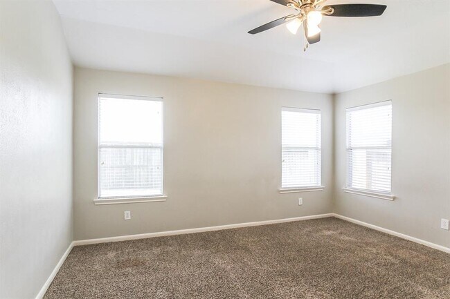 Foto del edificio - 10602 Harbor Canyon Dr