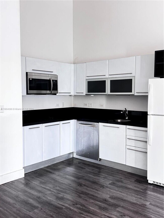 Building Photo - 244 Biscayne Blvd