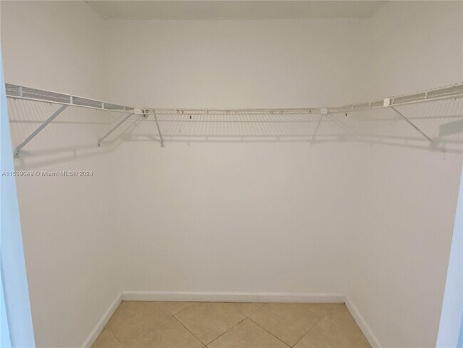 Building Photo - 3800 S Ocean Dr