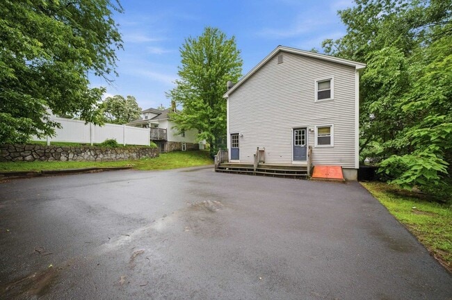 Building Photo - 33 Elwood Ave