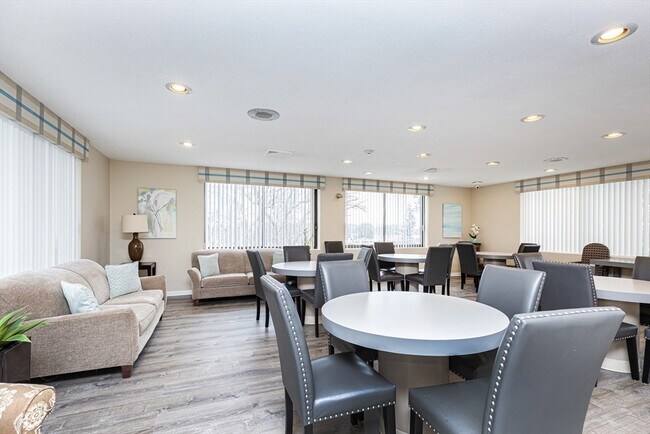 Foto del edificio - 1004 Paradise Rd