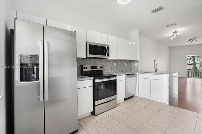 Foto del edificio - 5610 NW 114th Pl