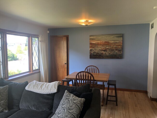 Foto del edificio - 19 Pioneer Ave