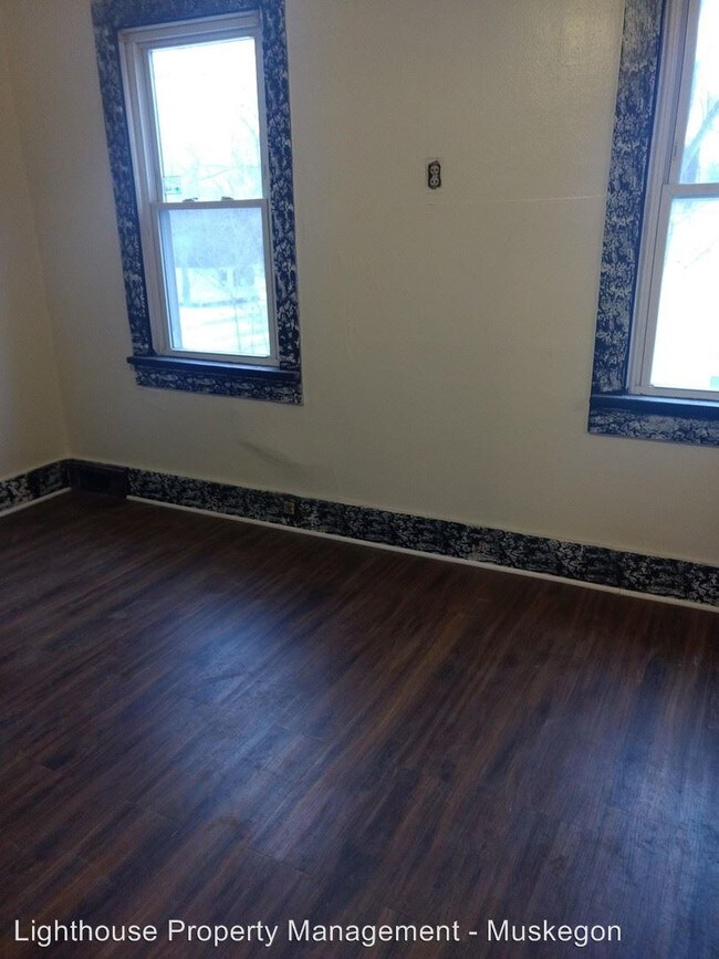 Building Photo - 2 br, 1 bath House - 505 Catawba #3