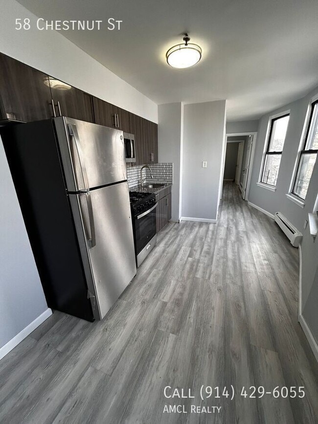 Building Photo - 58 Chestnut St