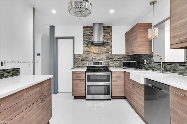 Foto del edificio - 3 br, 2 bath House - 4031 NE 18th Ave