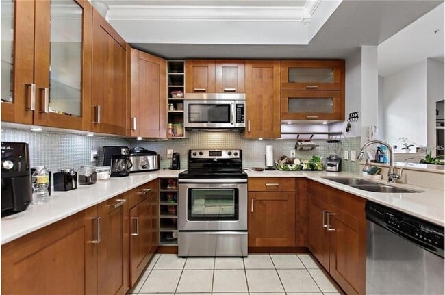 Building Photo - 2045 Erving Cir