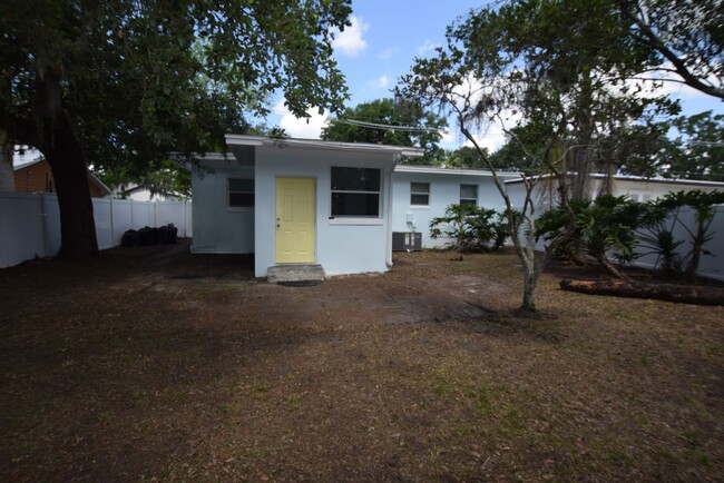 Foto del edificio - 3 Bedroom, 2 Bath, Single Family Home For ...