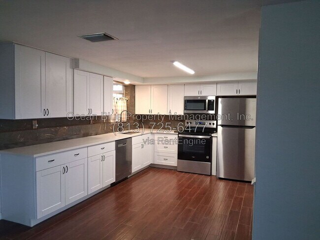 Foto del edificio - 9330 Ledgestone Ln