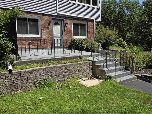 Building Photo - 92 Chester Turnpike