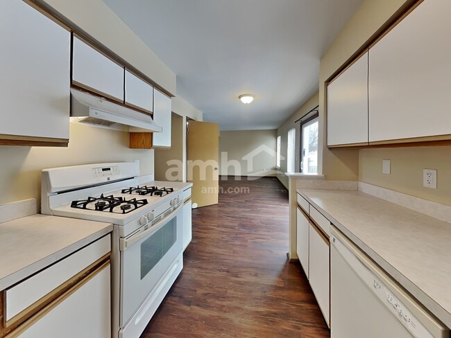 Building Photo - 21261 W Creston Ct
