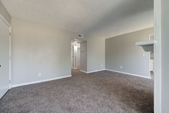 Foto del edificio - 2 Bed 1 Bath Apartment