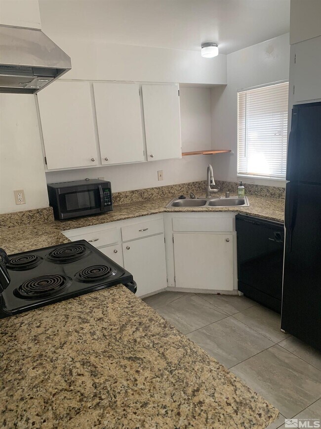 Foto del edificio - 1245 Coleman Dr